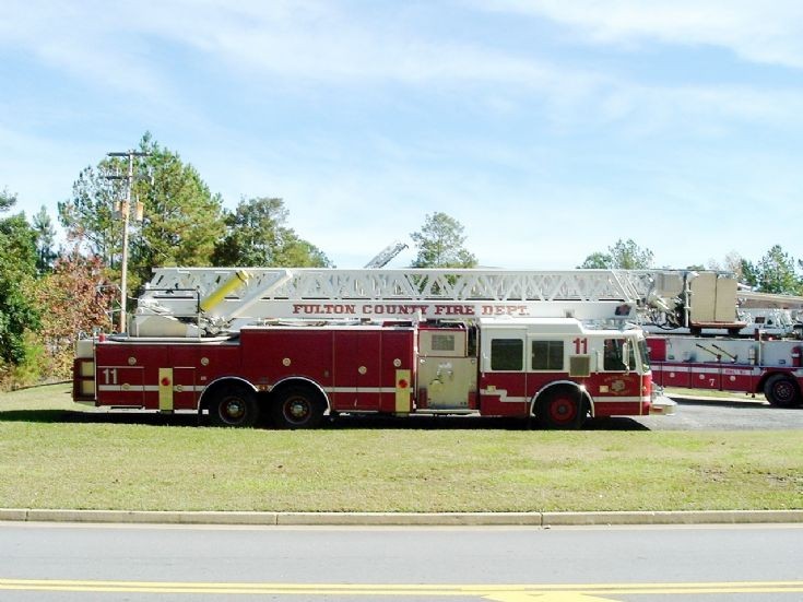 Fulton County Fire Department Ladder Truck 11 