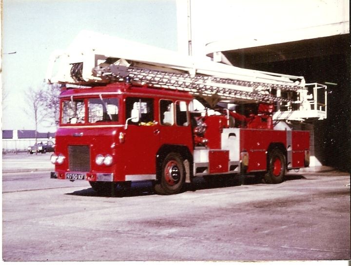 Dennis F117 HP 65' 9750 KF