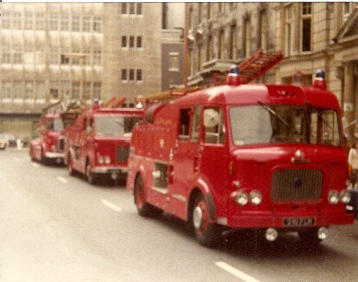 Dennis F106 Dual Purpose 210 FLM London FB