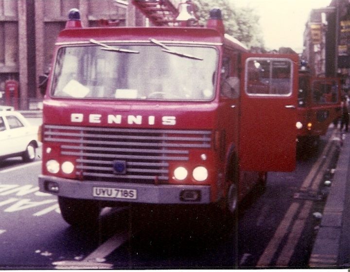 Dennis F131 Dual purpose UYU 718S