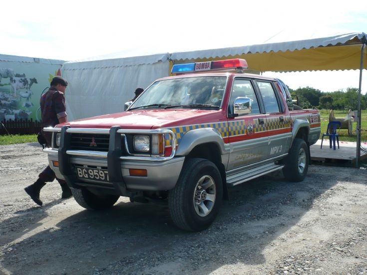 Mitsubishi L200 MPV3 Brunei