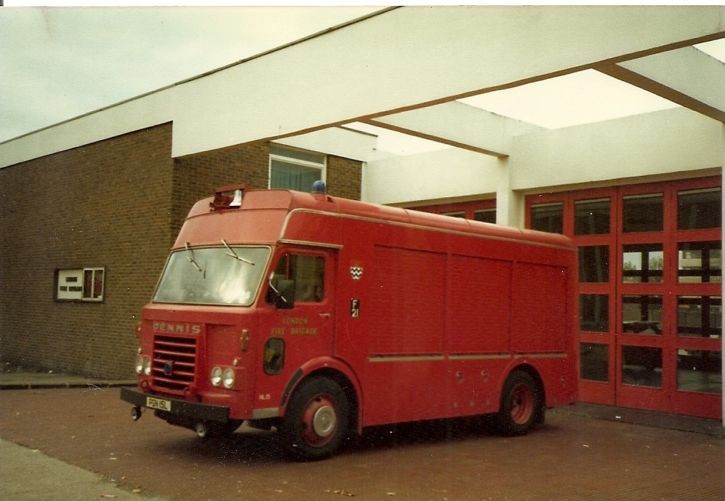 Dennis F109 Hose Layer PGN 15L London FB