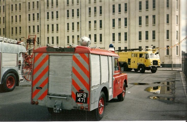 Land Rover /Carmichael RT Bath FS MFB 471
