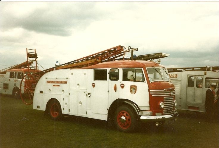 Commer /Carmichael WrE Suffolk 726 ABJ