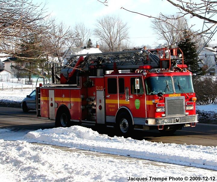 Quebec Fire Department Unit 305