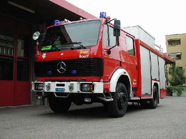 Birsfelden Mercedes dry chemical pumper tanker