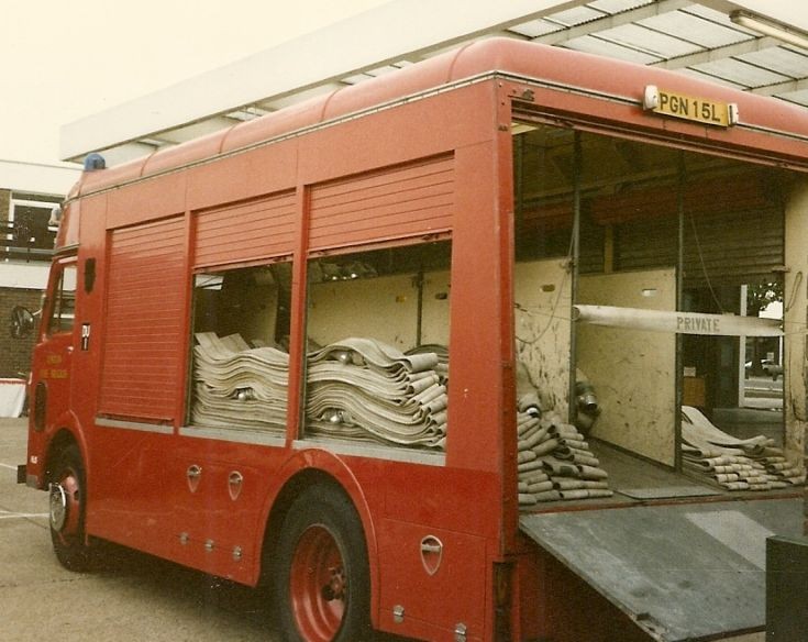 Dennis F109 HLL London FB PGN 15L