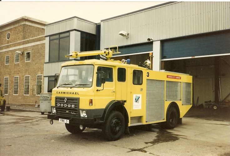 Dodge RG13 /Carmichael CrT London City Airport