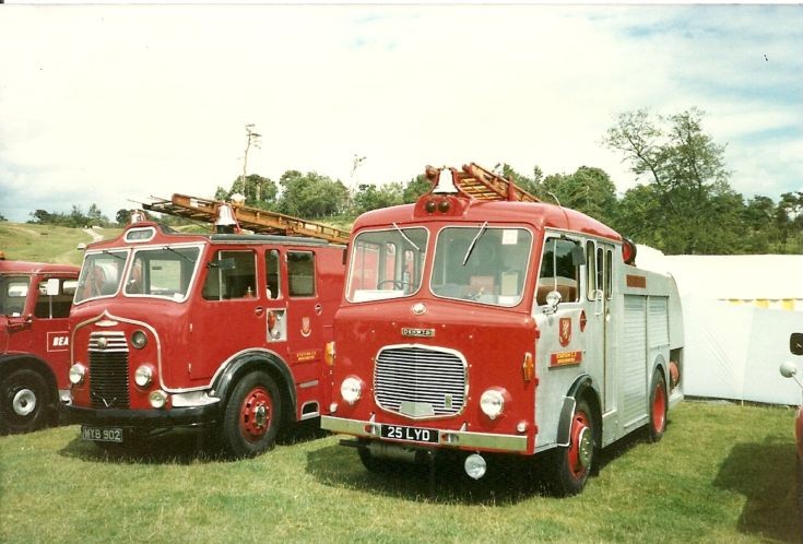 Commer/Whitson and Dennis F28 ex Somerset