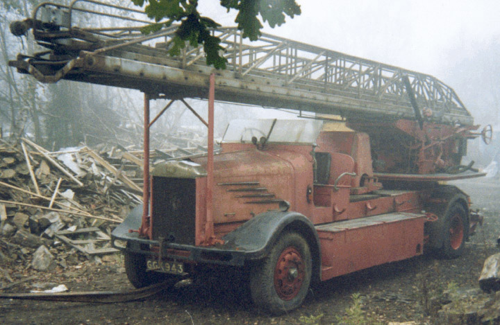 Dennis Merryweather Turntable ladder  L GCK943