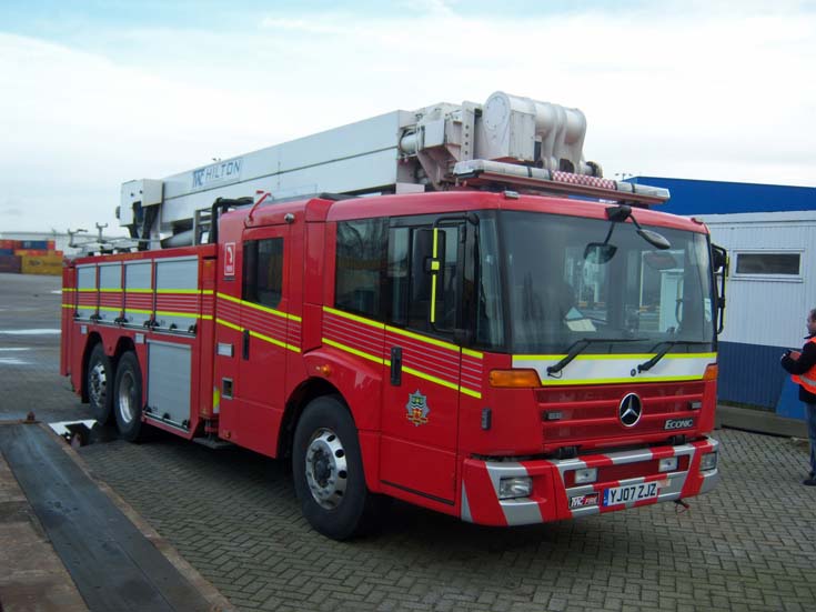 Humberside Mercedes at P&O terminal