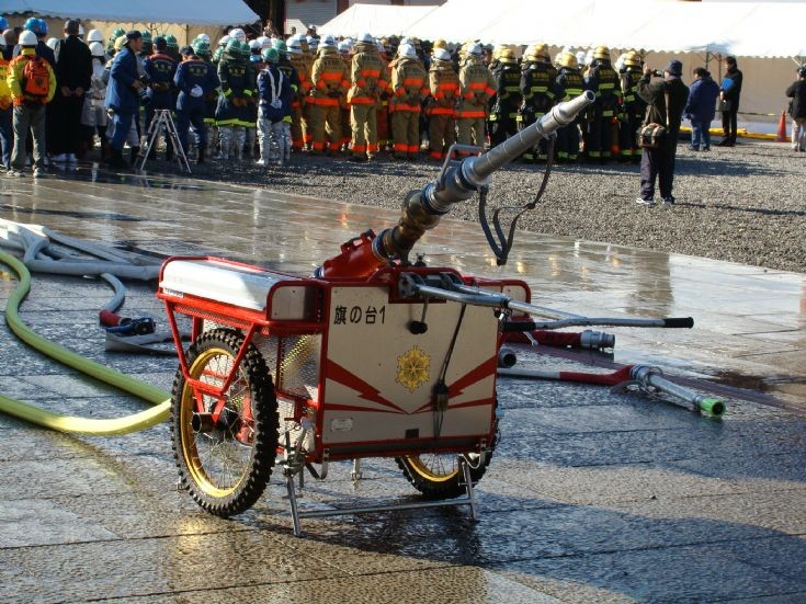 Tokyo Fire Department - Water gun trolley