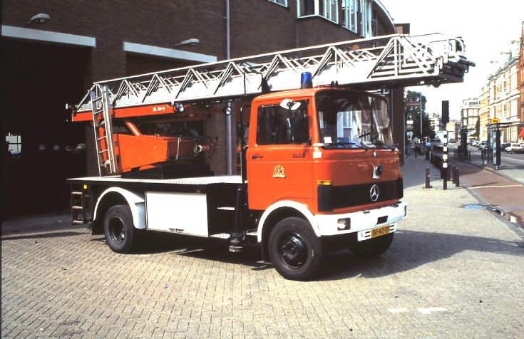 Mercedes Compact T.L.