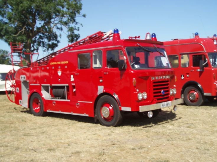 Dennis F109 Weeting Steam engine Rally