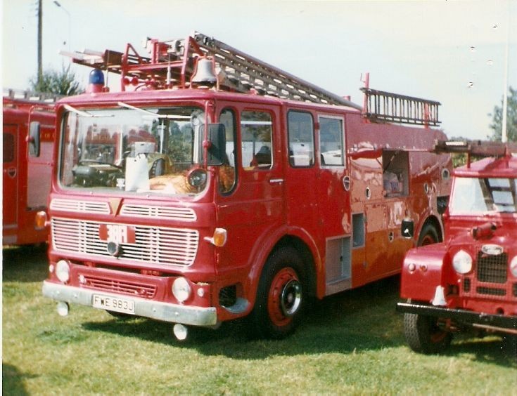AEC  Fire Engine   FWE  983J