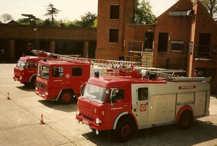 Ford D Dennis RS Reigate Surrey HQ