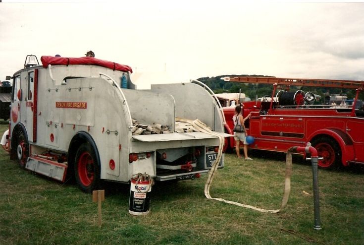 Dennis F8 hose layer Devon STT 319