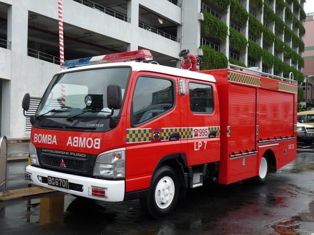 Mitsubishi Canter Light Pumper no.7