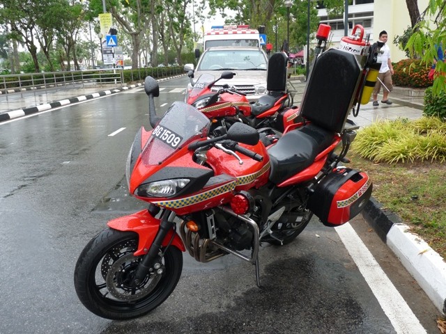 Yamaha FZ6 Fazer S2 fire motorcycle.