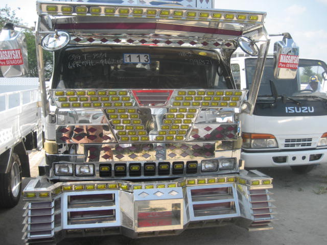 Isuzu ELF NPR Emergency Light Truck 