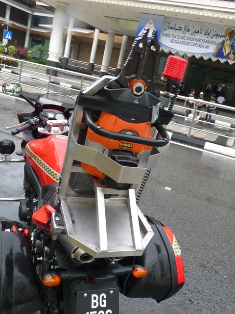 Holmatro BCT 3120 aboard the fire motorcycle