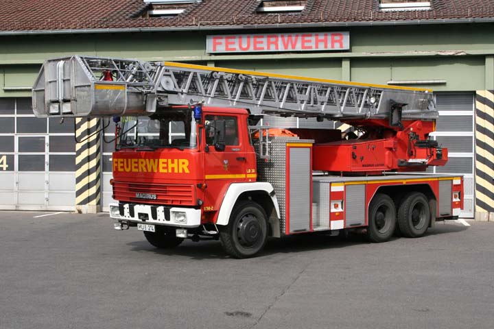 Feuerwehr Hanau Turntable ladder LB 30