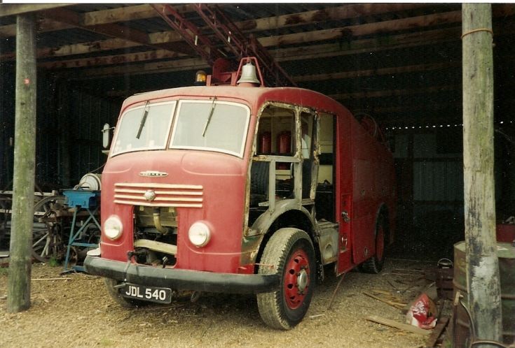 Commer/Carm WrE ex Isle of Wight JDL 540