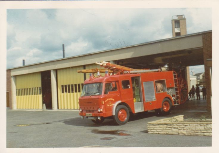 Old photo of a Pump Escape in Gloucester