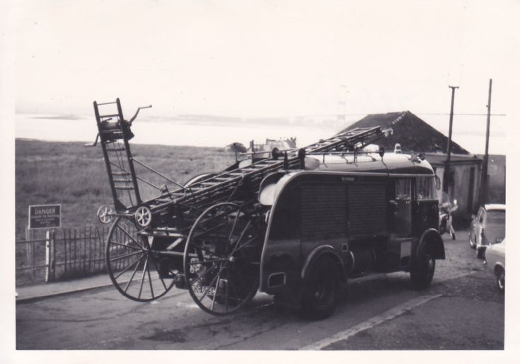 Rear view of Gloucestershire FS Commer WDG655
