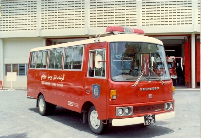 Daihatsu bus Brunei