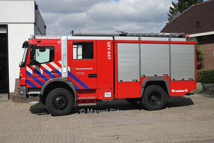 Brandweer Stramproy Mercedes Rosenbauer side