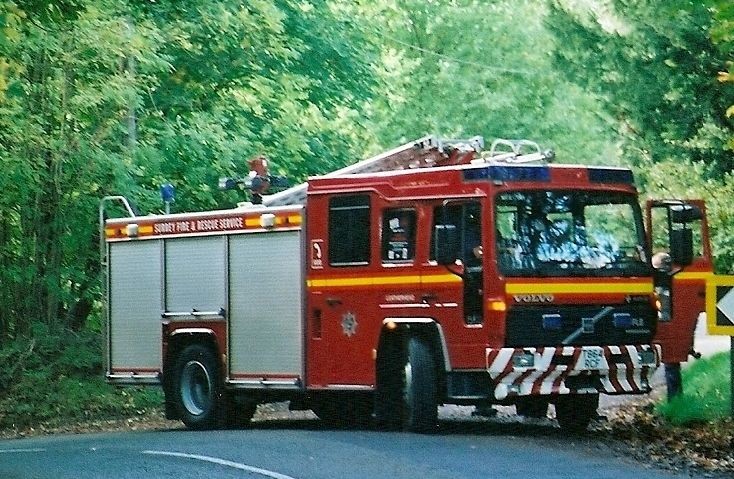 Volvo FL6.14/Saxon WrL Surrey T864 RCF