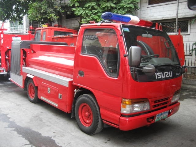 Isuzu Elf NHR Mini Fire Tanker (Philippines)