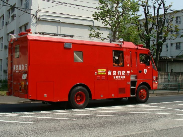 Tokyo FD Isuzu Water Rescue