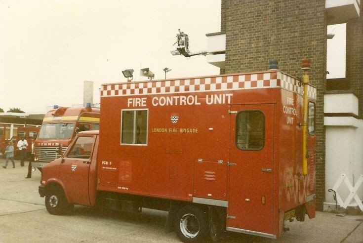 Bedford CF350L FCU London FB NYV 802Y