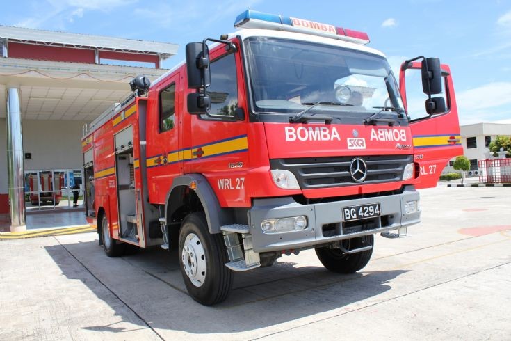 Mercedes Atego Water Tender Ladder no.27 (WRL 27)