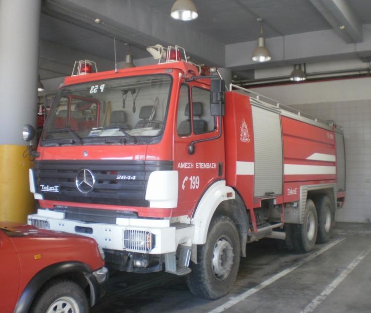Mercedes Benz watercarrier - Sindos