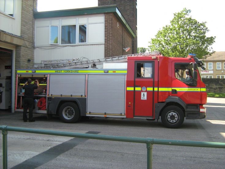 YJ58 DJY Cleckheaton.