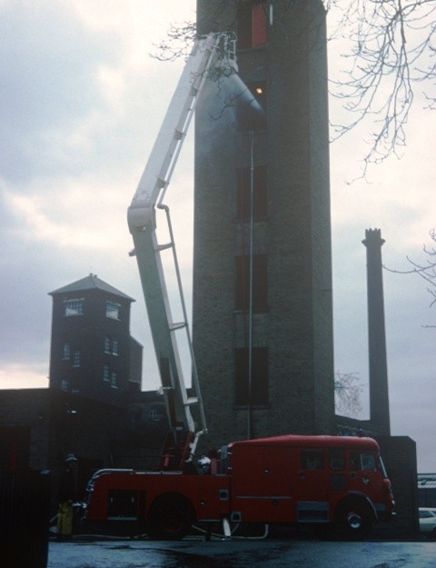 Bedford TKEL/Fire Armour/50' PHP Worcs 164 YFK