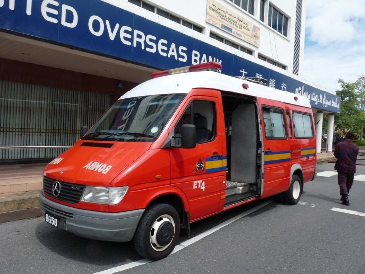 Mercedes 412D Emergency Tender no.4