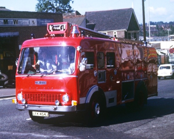 Bedford TK/HCB-A WrL Worcestershire LFK 454J