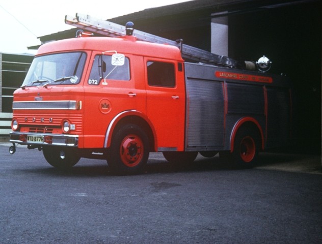 Ford D600/Merryweather WrT Lancs WTD877H