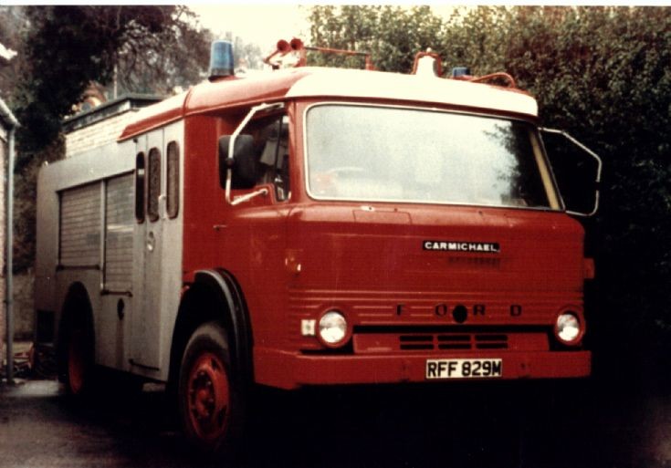Ford D809/Carmichael WrT