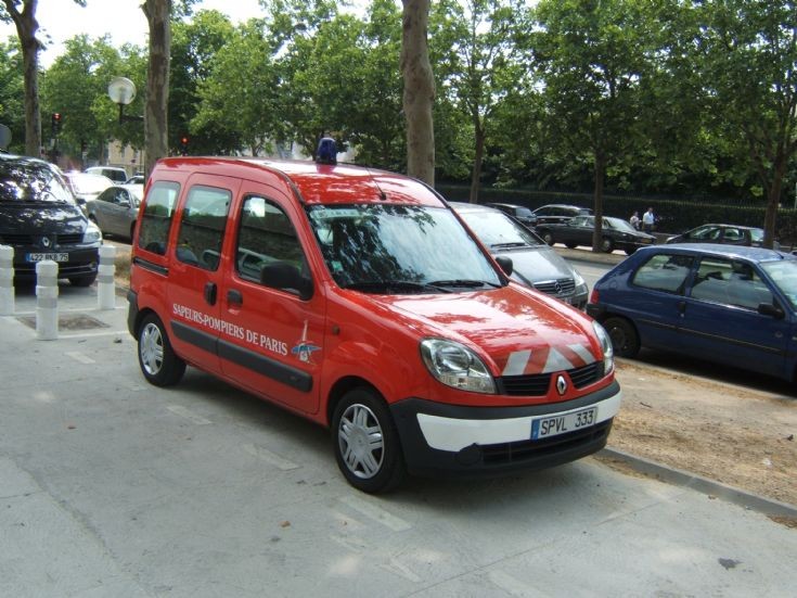 Paris fire brigade liaisons duties Kangoo.