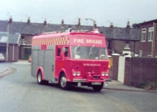 Dennis F49 ET Chester HDM 743N