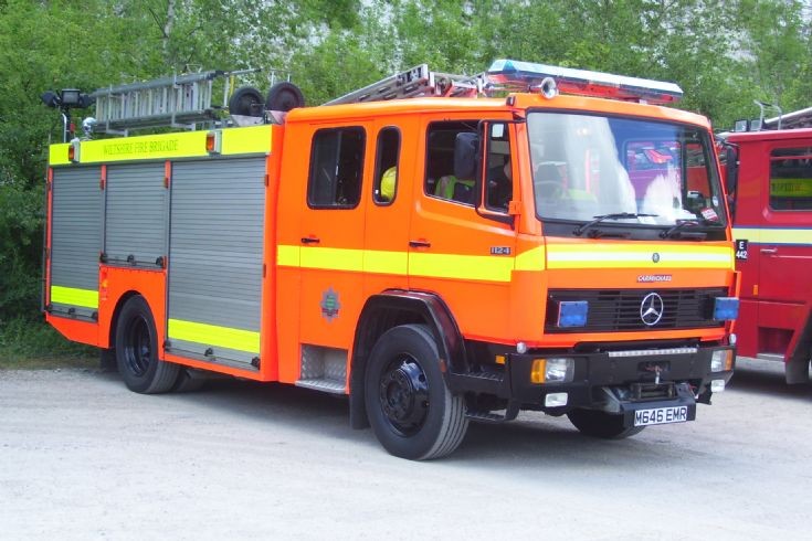 1995 Mercedes-Benz 1124/Carmichael WrL.