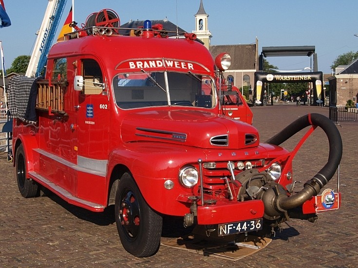 Classic Ford V-8 (1949)