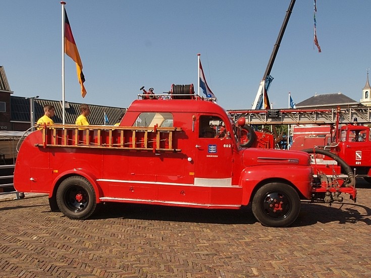 Ford V-8 (1949) Old-timer
