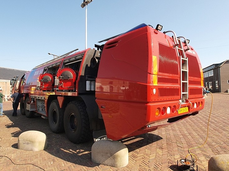 Fire Engines Photos - Titan HPR G Royal Dutch Navy