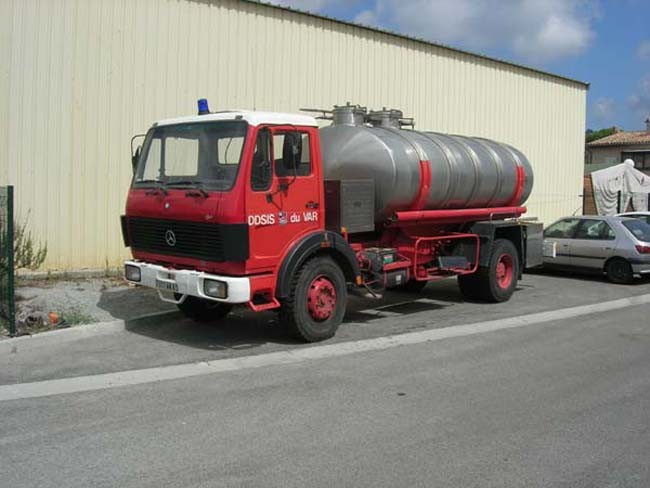 Water tanker Mercedes Saint-Maxim
